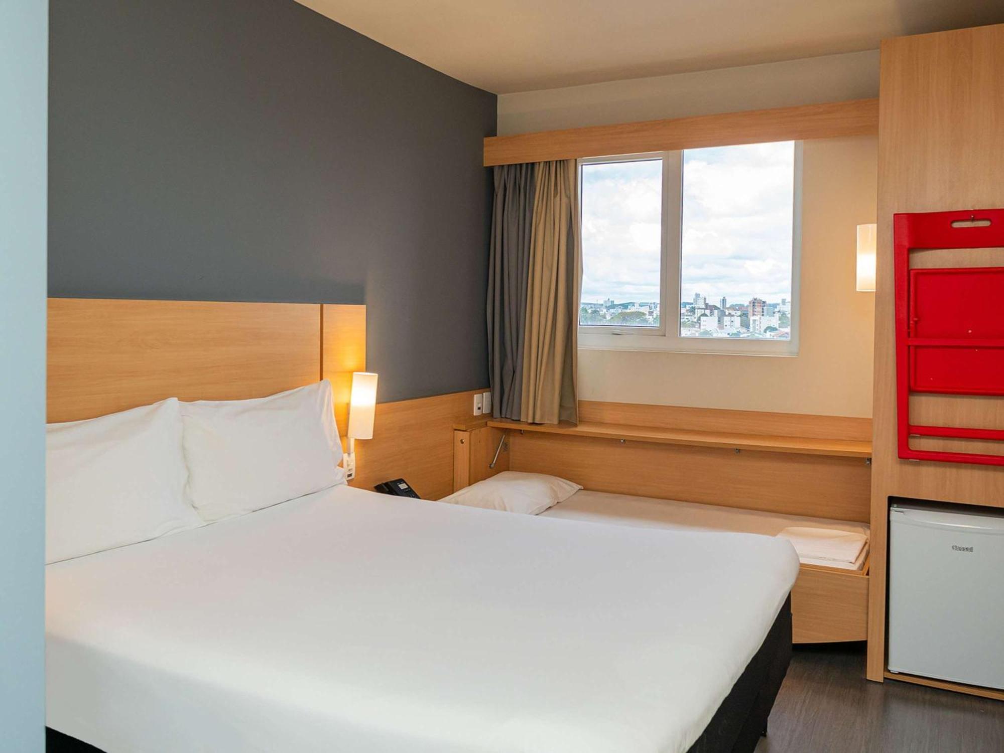 Ibis Chapeco Hotel Buitenkant foto